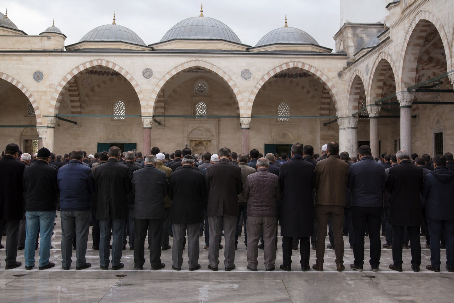 Cenaze Namazı Kaç Rekattır, Nasıl Kılınır? yazısı için temsili dinî kapak görseli