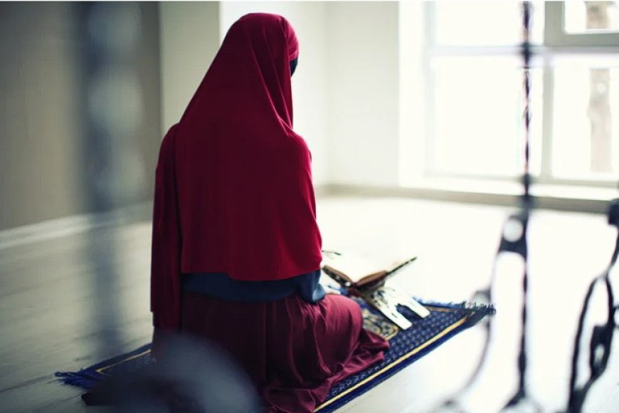 Kadınlar İçin Namazda Uyulması Gereken Kurallar