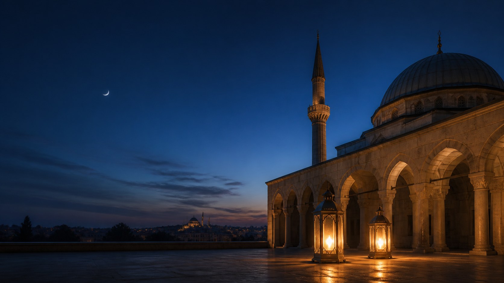 Hilal altında kandillerle aydınlatılmış sakin cami avlusu